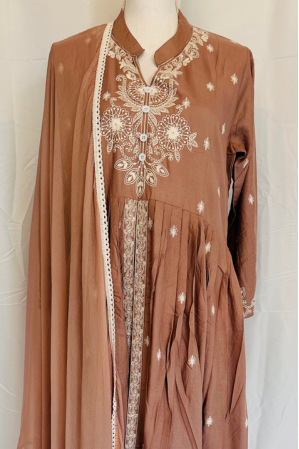 CARAMEL EMBROIDERED SUIT SET