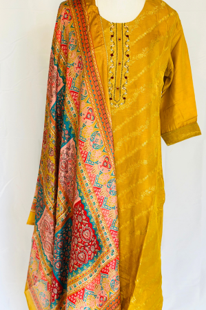 GOLDEN JAQUARD SUIT WITH PRINTED DUPATTA