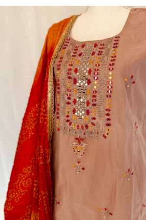 BEIGE SILK EMBROIDERED SUIT SET WITH STRAIGHT PANTS AND BANDINI DUPATTA